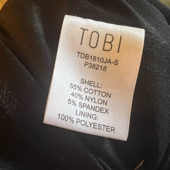 The Perfect Little Black Dress by Tobi - XS/TP - Deep Plunge Neckline - Picture 8 of 11